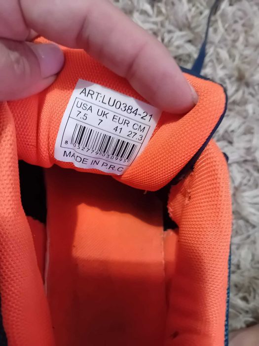 Adidasi model Nike