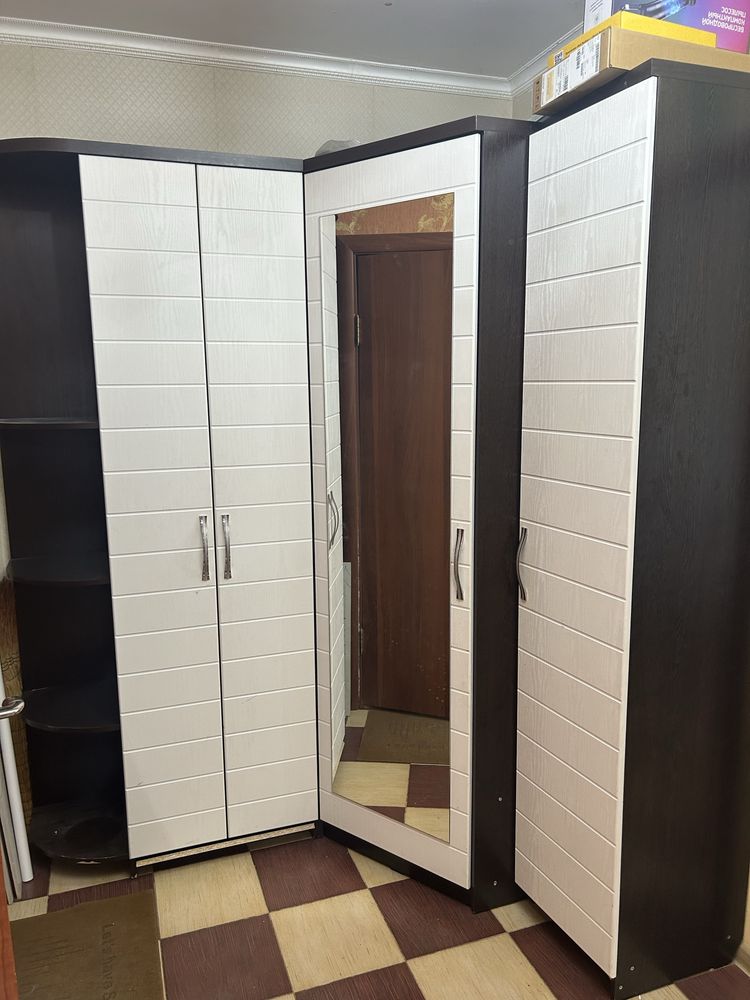 Продам шкаф в прихожую