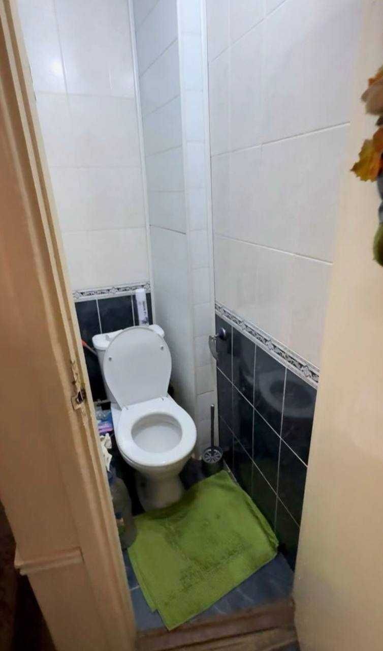 ц13 1в2/4/4 продается квартира 42м2 , срочно Абдулла кодирий
