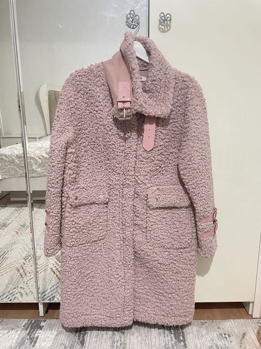 Пальто розовое