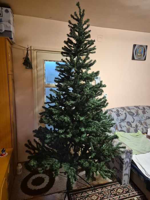 Brad artificial de Craciun 2.5m