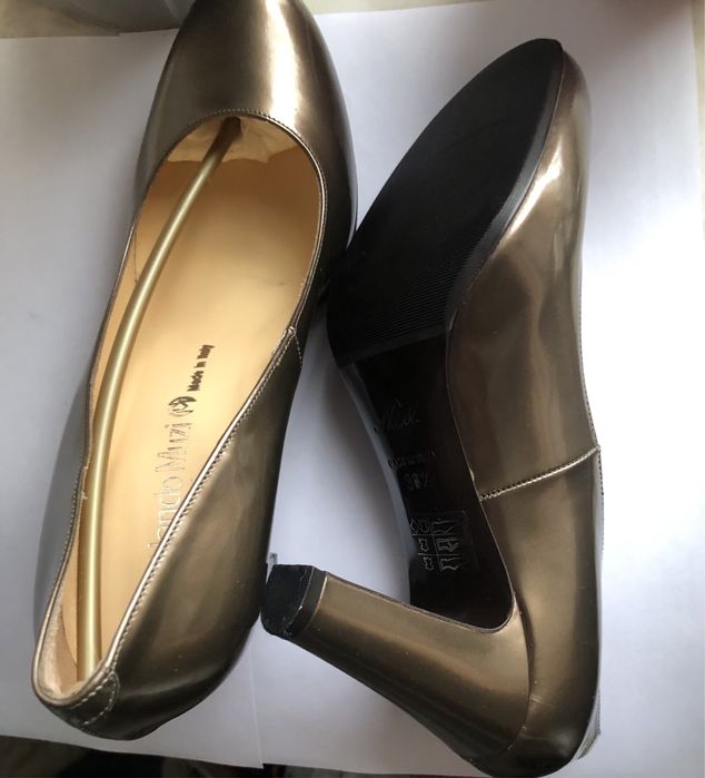 Туфли-лодочки от люксового итальянского бренда Nando Muzi