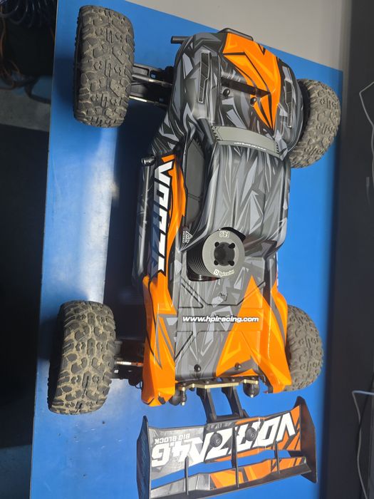 Mașinută cu telecomandă cu motor termic Vorza