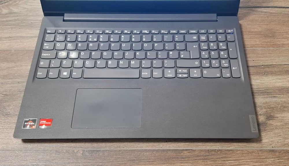 15.6" Lenovo V15 I Ryzen 5 3500U | 12GB Ram | 256 SSD | 1TB HDD