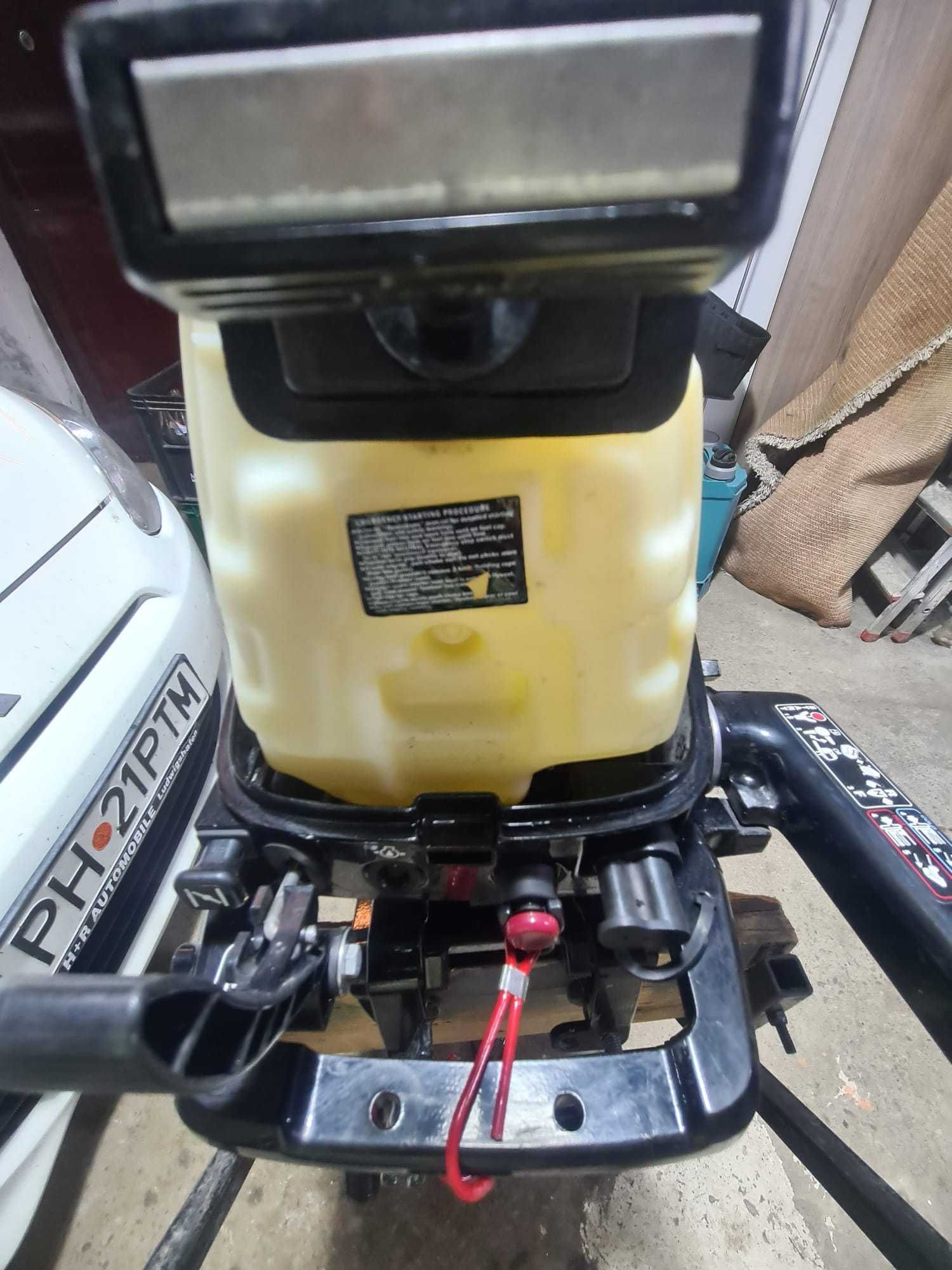 Vând motor Mercury 5CP pentru barcă, întreținut, gata de utilizare