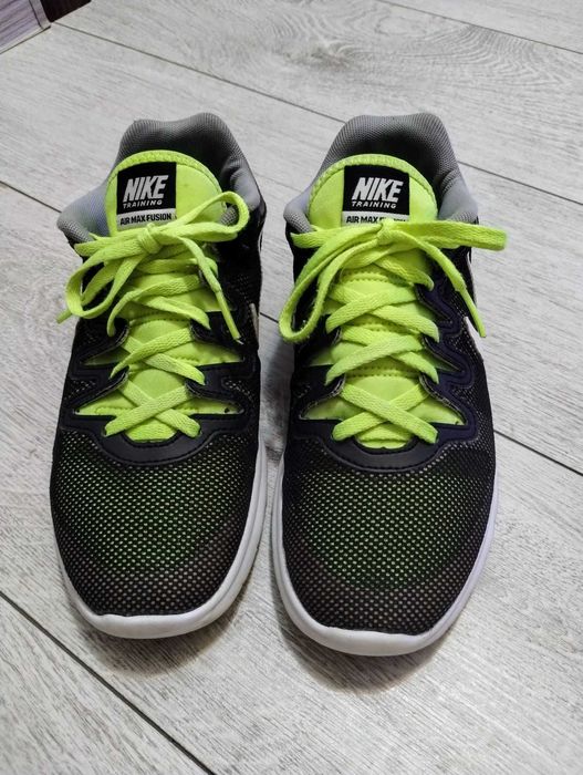 Adidasi NIKE marimea 37,5