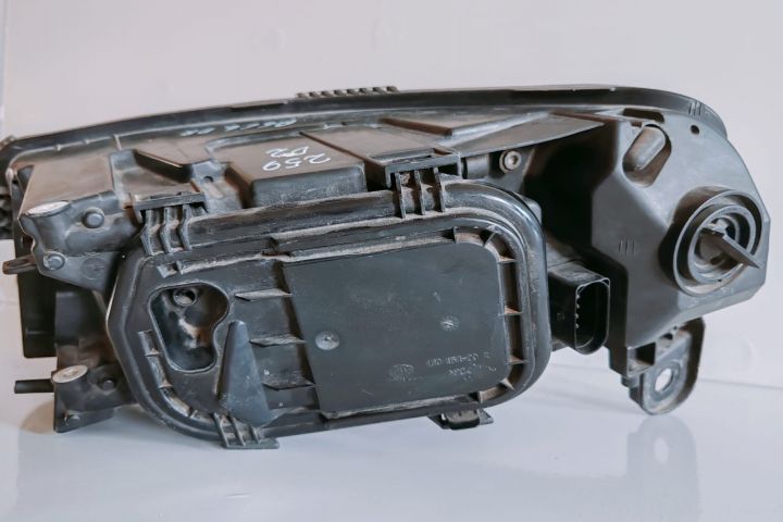 Far Dreapta  160136 Audi A6 4F/C6