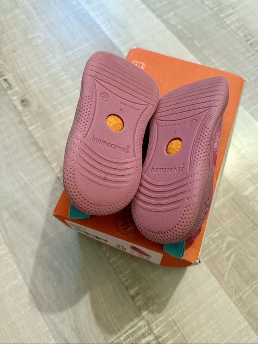 Пантофи Biomechanics