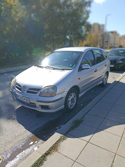Nissan Almera Tino