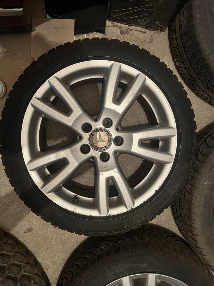 Оригинални джанти със зимни гуми Mercedes/Мерцедес 17 цола