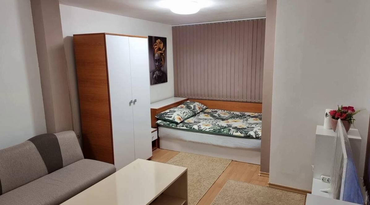 Дава се под наем Едностаен апартамент в Пловдив, Кършияка - 36 кв.м за 275 € - Снимка #1