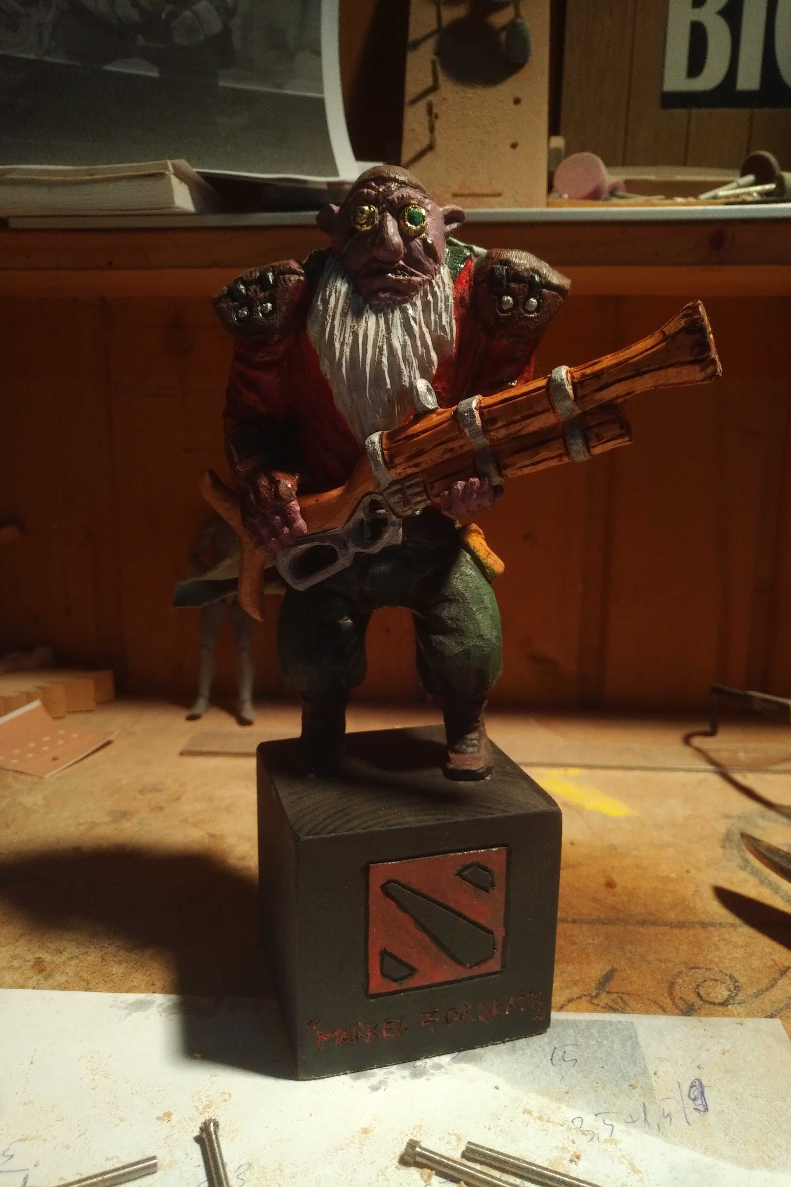 Figurina Dota2 sculptat lemn