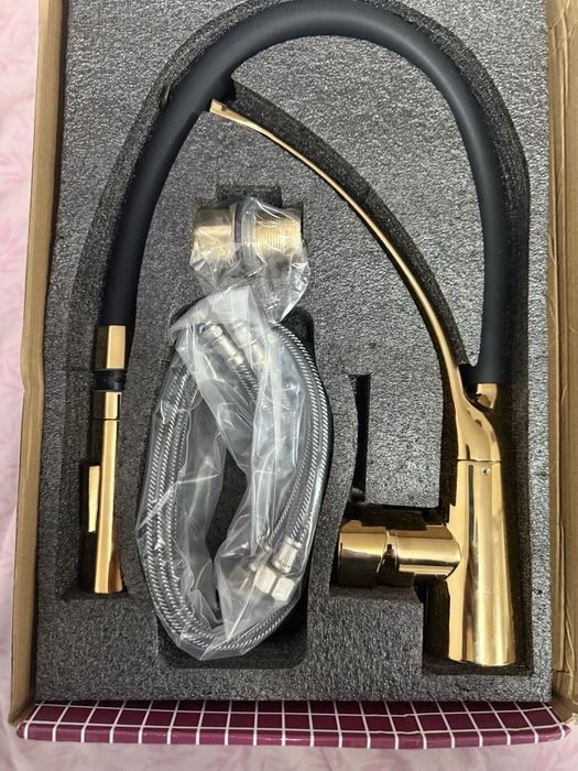 Смесител за Кухня с изтеглящ се чучур,360 оборота златист