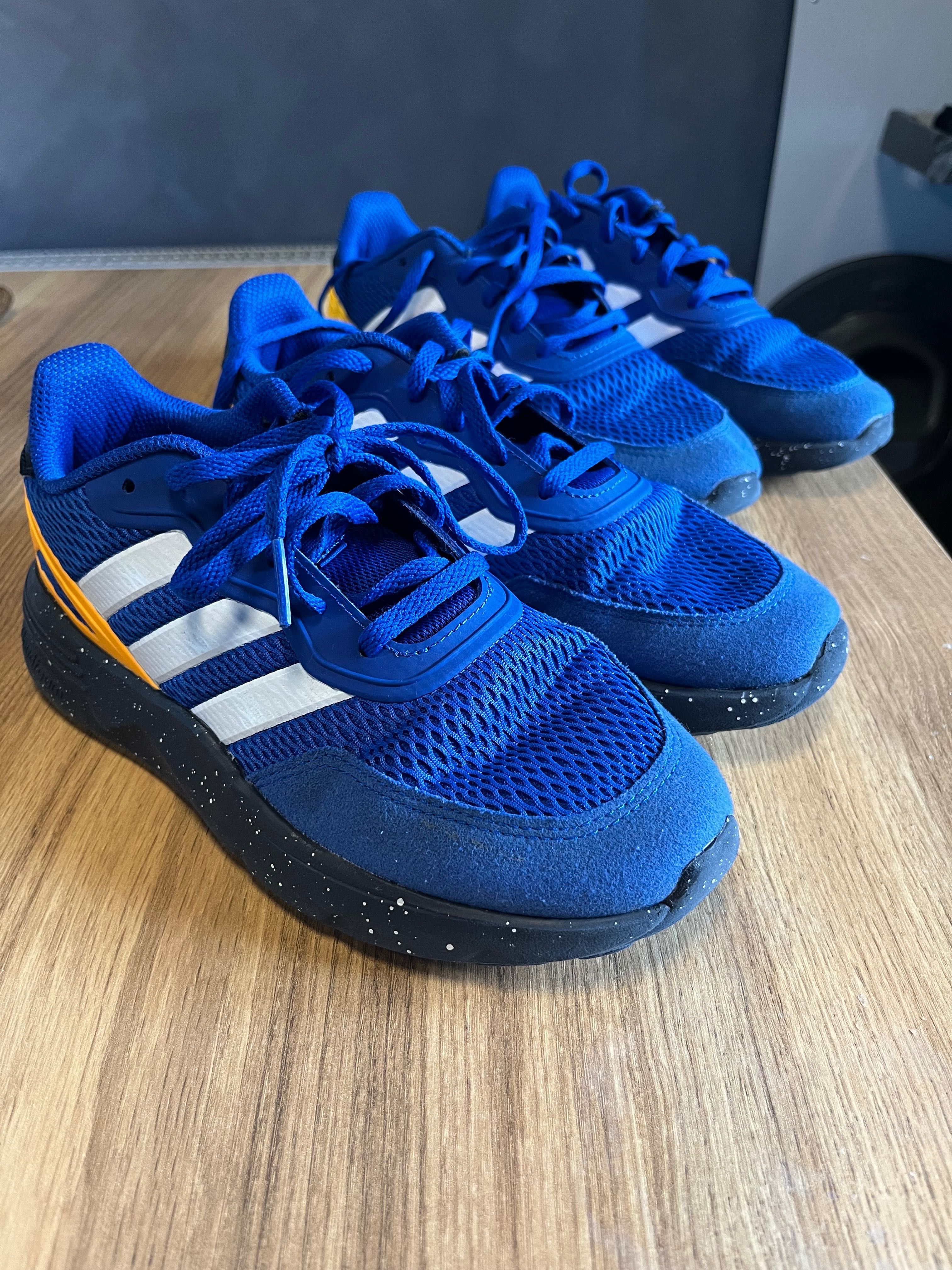 Маратонки adidas - размер 36 2/3