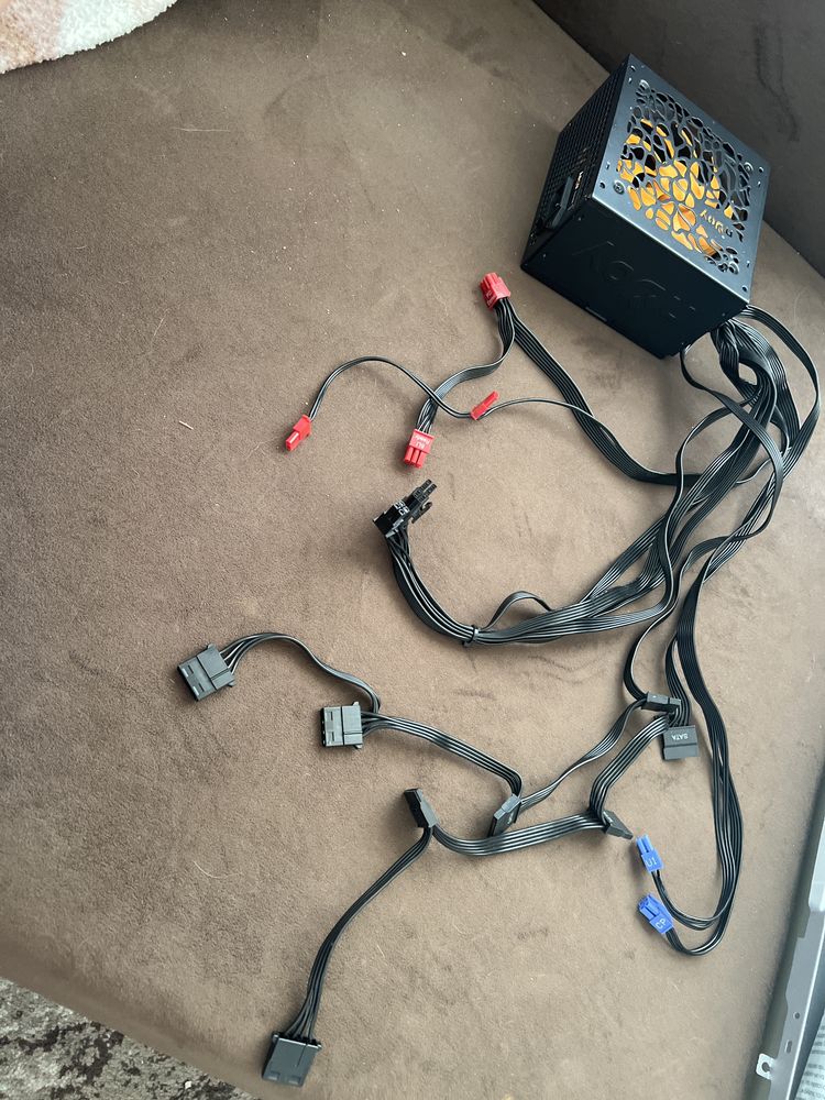 Захранване на компютър 600W
