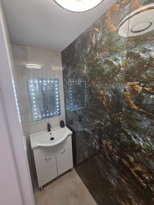 Vand/schimb cu apartament + diferenta