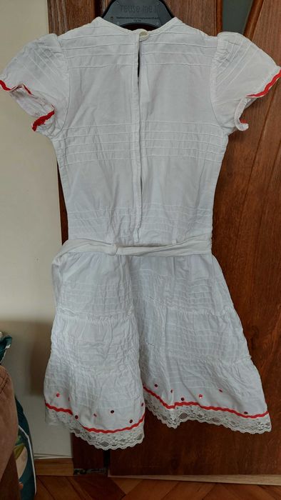 Детски дрехи с народни мотиви