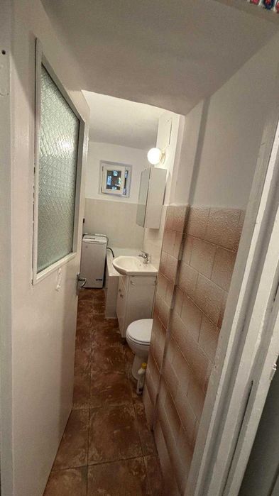 Apartament 2 camere - Mobilat complet, balcon închis, zonă liniștită!