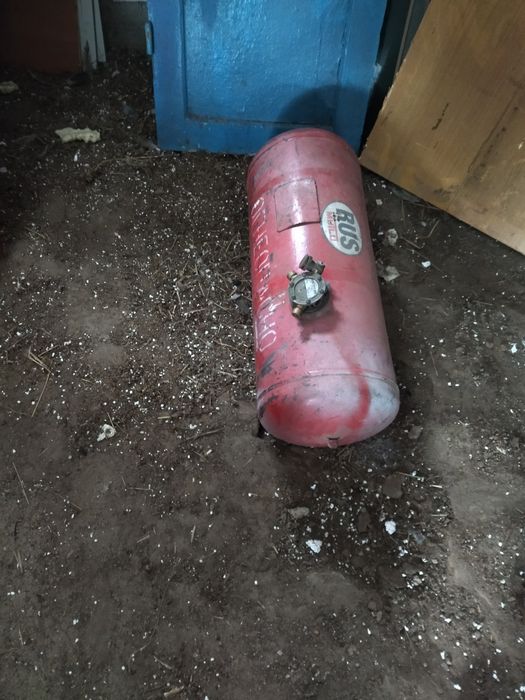 Продам автомобильный газовый баллон.