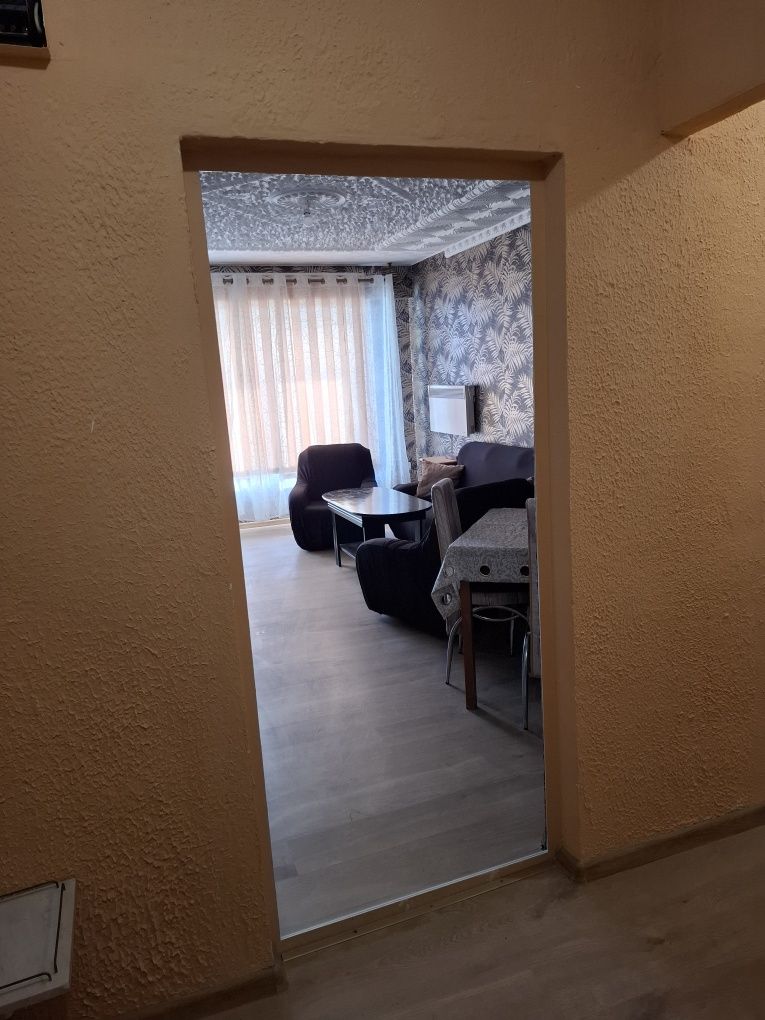 Дава се под наем Тристаен апартамент в Казанлък - 84 кв.м за 255 € - Снимка #2