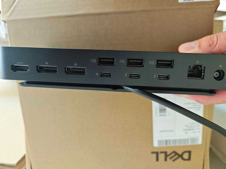 Чисто Нова! Докинг станция Dell Pro Thunderbolt 4 - 180W (model: SD25T
