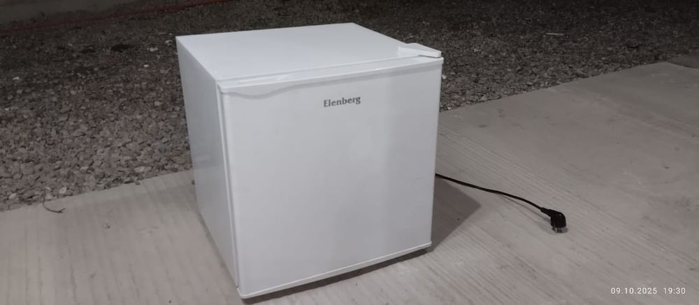 Холодильник Elenberg