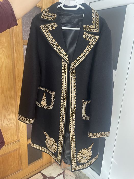 Vand costum popular realizat manual