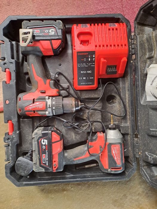 set milwauke nu dewalt sau makita
