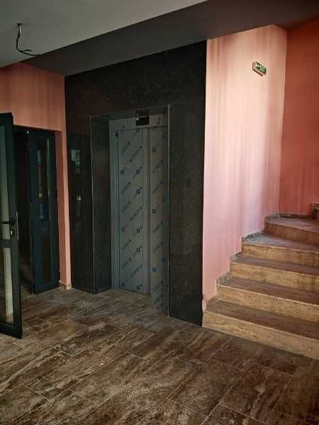 Продава се Двустаен апартамент в Бургас, Изгрев - 69 кв.м за 1421 €/кв.м - Снимка #3