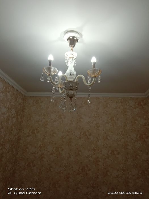 Продам люстру 3 камфорную