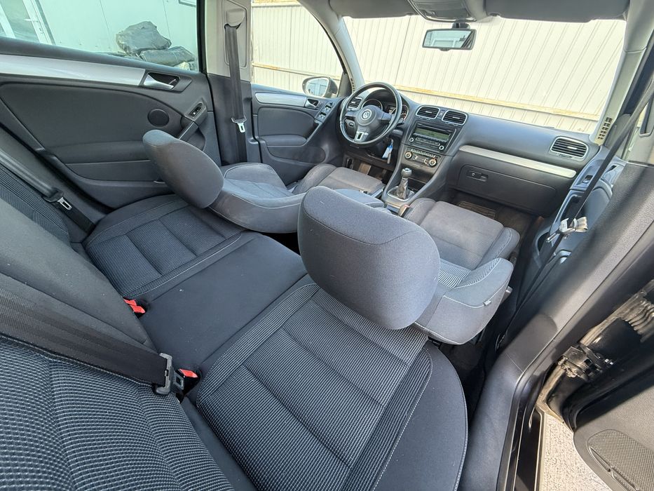 VW GOLF 6 1.6 tdi* 105 cp* 2011* IMPECABIL!!!