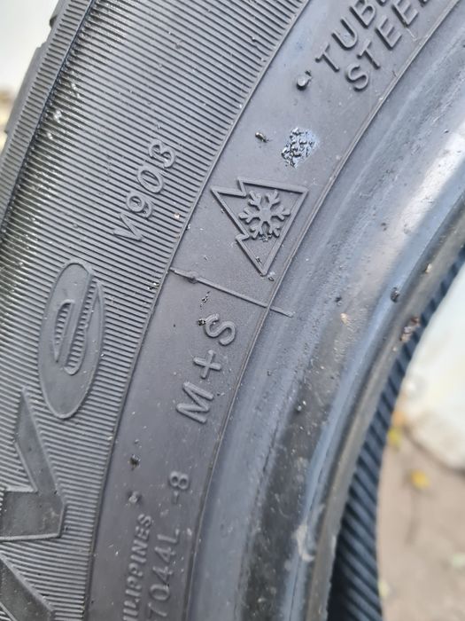 4 Anvelope de iarna*175/65R15*YOKOHAMA*LICHIDARE STOC*50 Lei Buc*