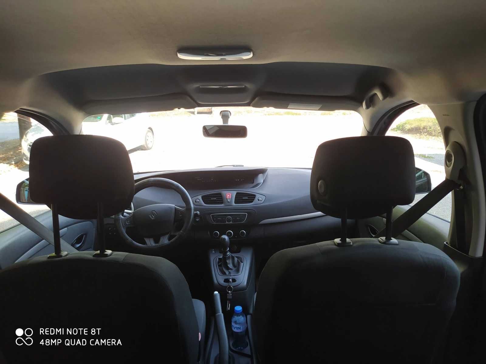 Кола Renault Scenic