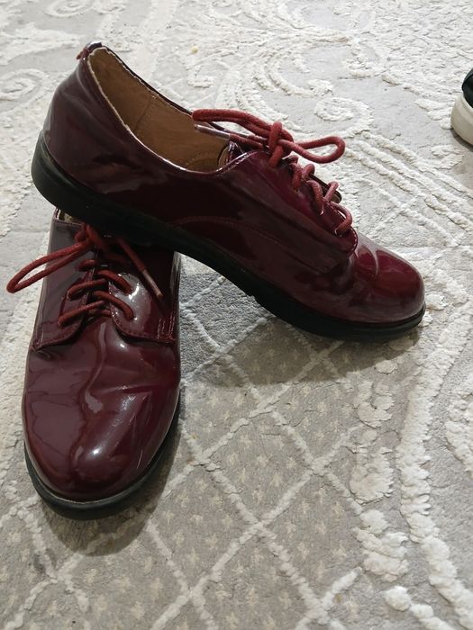 Мектепке аяқ киім