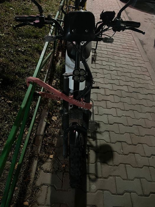 электромопед и с двумя батареями