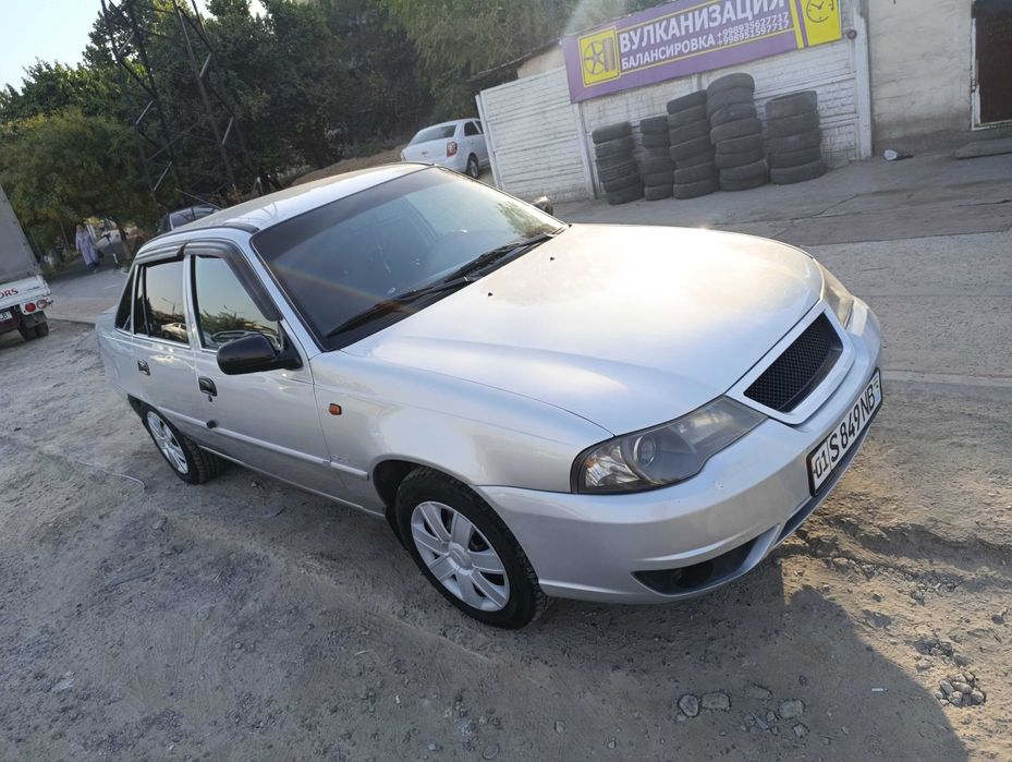 Neksiya 2 donc 1.6motor