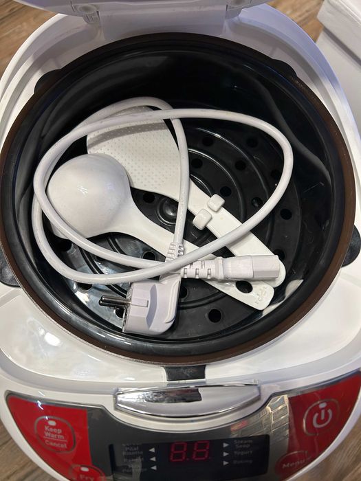 Мултикукър Tefal, 5 л, 12 програми, Таймер, Бял/Червен