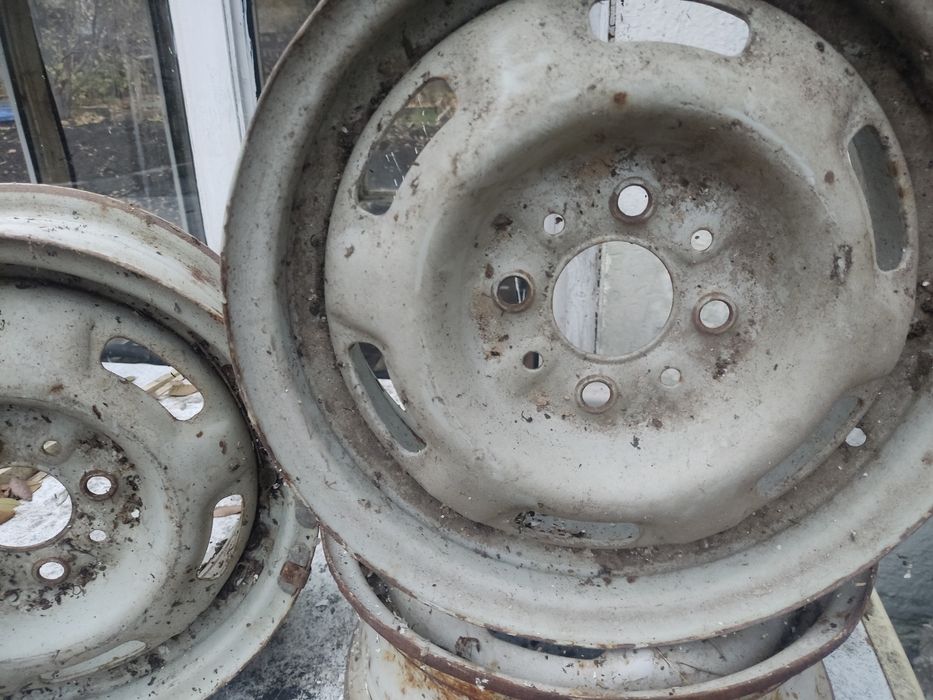 Диск на 13,в родной краске,три штуки