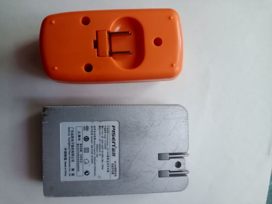 Зарядные устройства для пальчиковых батареек и аккумуляторов