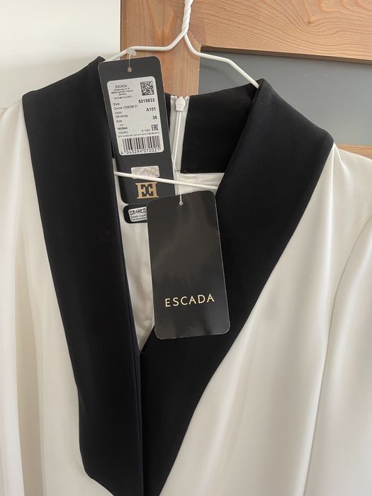 Официална рокля-Escada