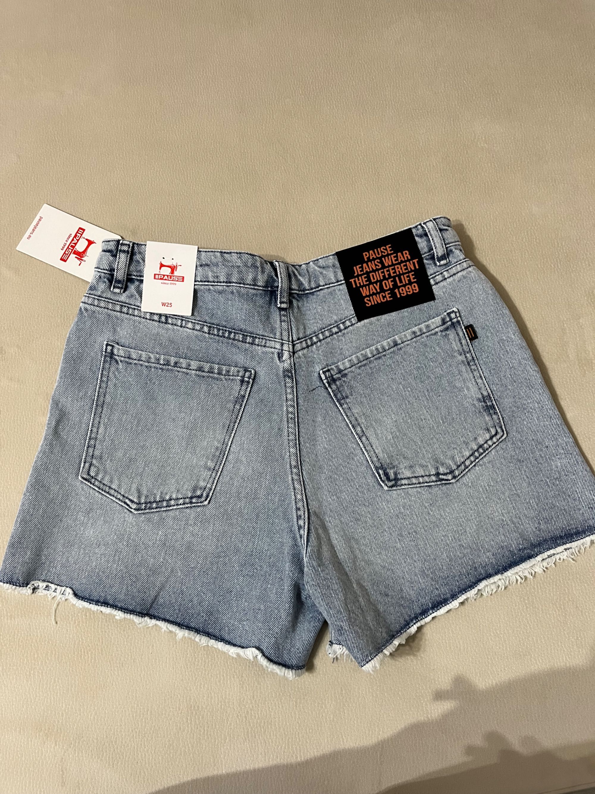 Чисто нови къси дънки на марката Pause Jeans  размер 25