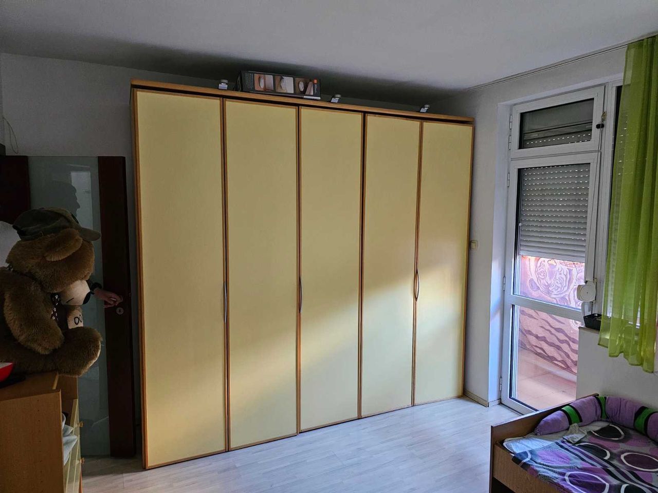 Дава се под наем Двустаен апартамент в Пловдив, Тракия - 80 кв.м за 382.5 € - Снимка #2
