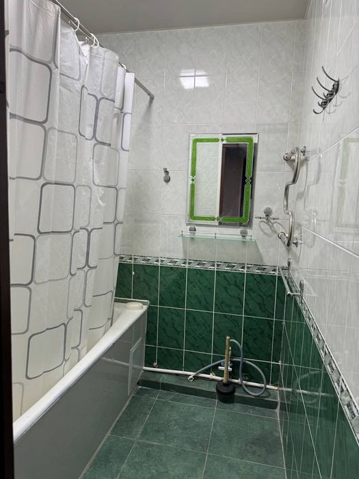 Юнусабад 19 квартал. Продается квартира  2/5/5