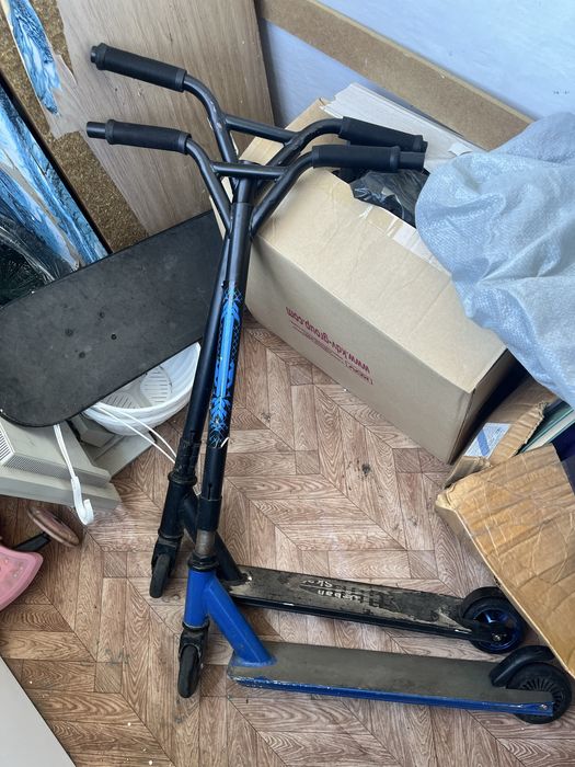 Продам трюковые самокаты 2 шт по 5 тыс.  и скейт за 5 тыс.