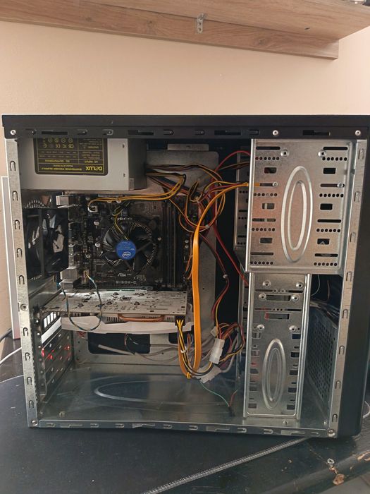 Продавам бюджетен геймърски компютър