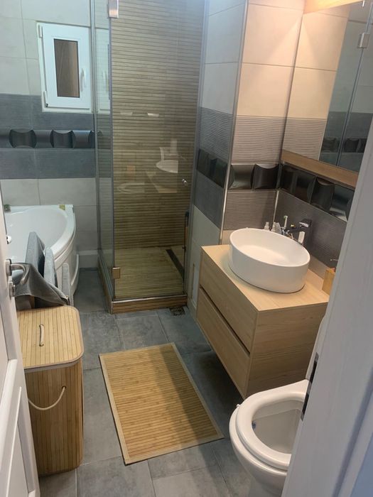 Vand apartament 3 camere centru in spate la Mc Donald’s