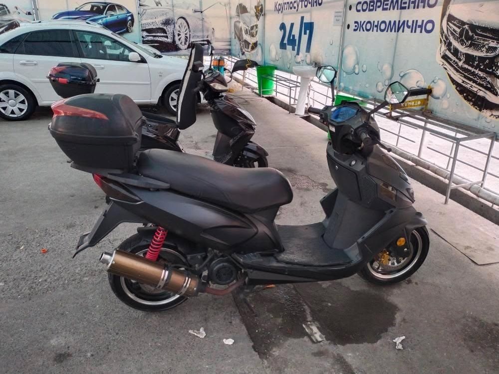 Benzinli skutr sotiladi 150cc