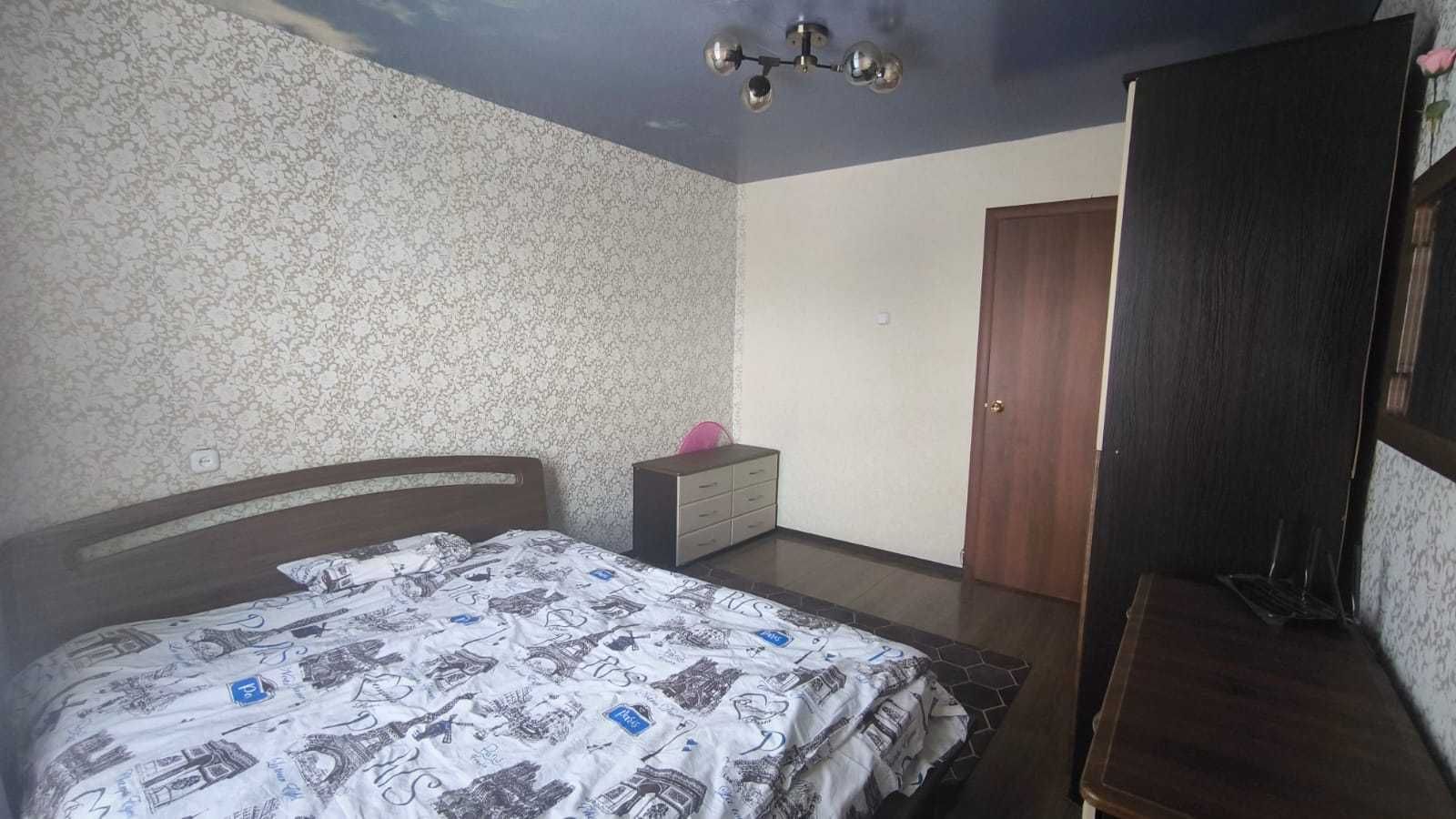 Продаю 2-комнатную квартиру в 8 мкр(5 кольцо)