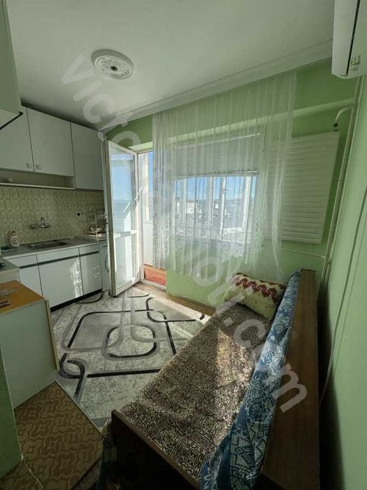 Южен двустаен апартамент в кв. Бузлуджа