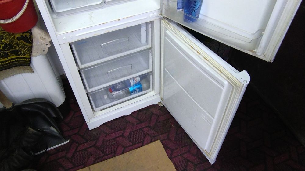 Продам холодильник